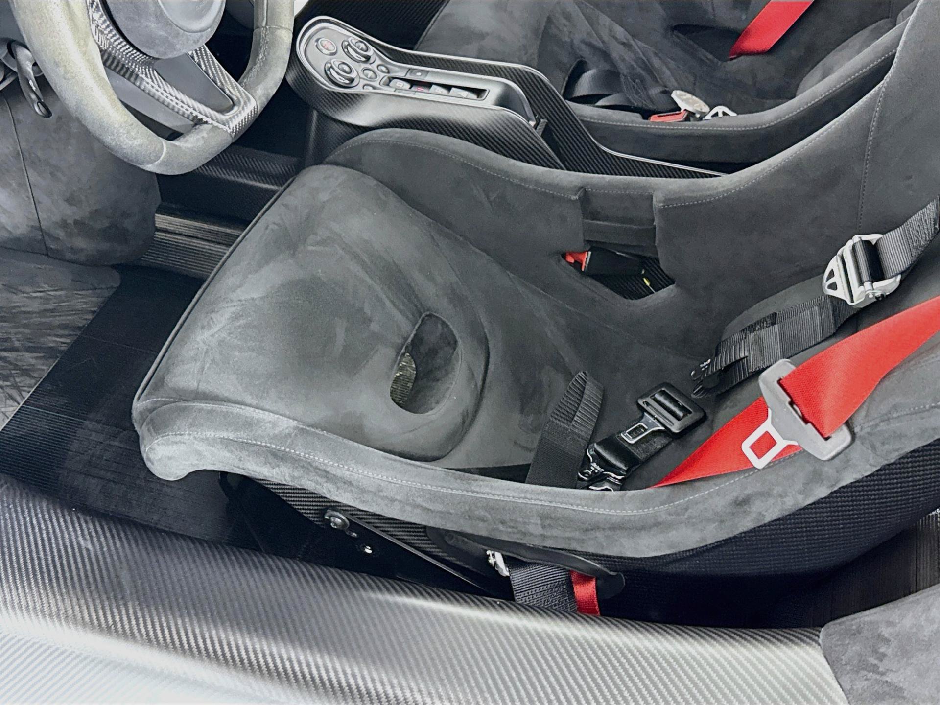 Used 2020 McLaren 620R RWD image 21