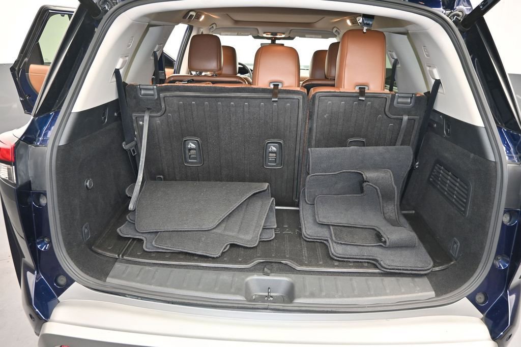 Used 2023 Nissan Pathfinder Platinum AWD/4WD image 11