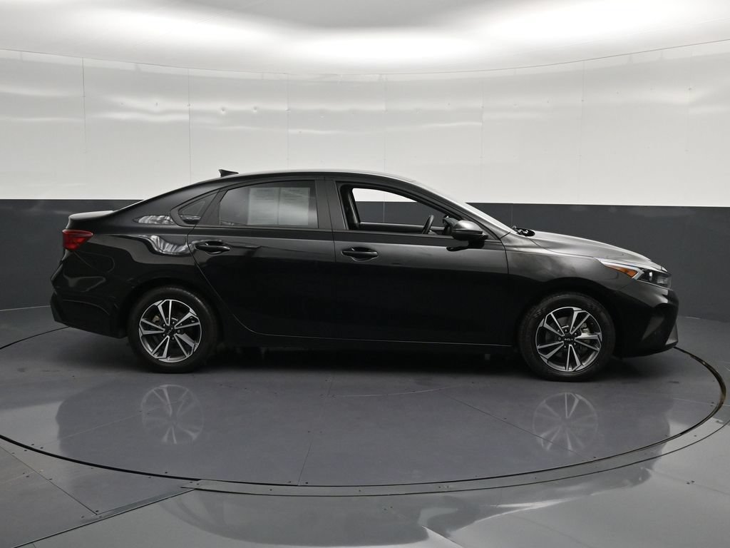Used 2024 Kia Forte LXS w/ LXS Technology Package FWD image 4