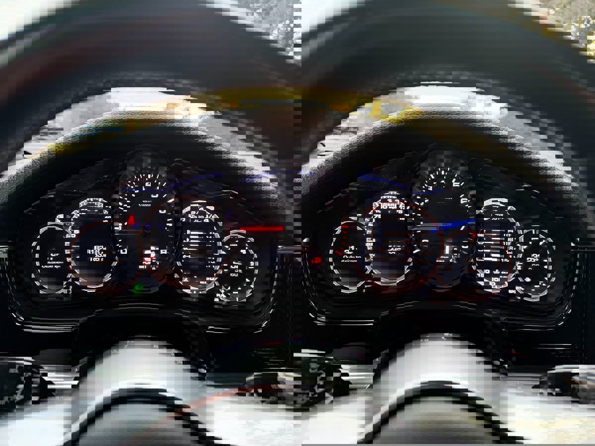 Used 2018 Porsche Panamera 4 image 13