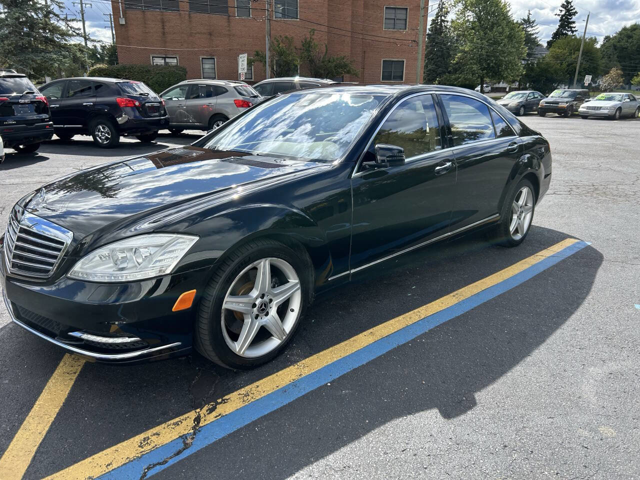 Used 2010 Mercedes-Benz S 550 4MATIC image 1