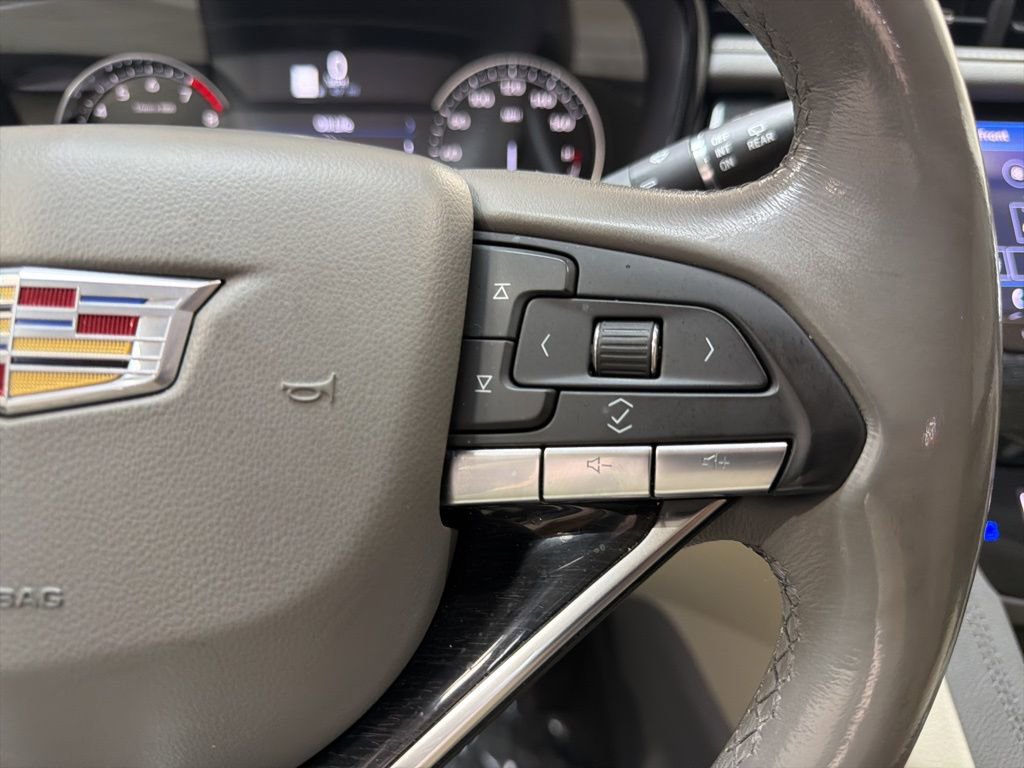 Used 2022 Cadillac XT6 Premium Luxury FWD image 21