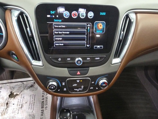 Used 2018 Chevrolet Malibu LT w/ Leather Package image 20