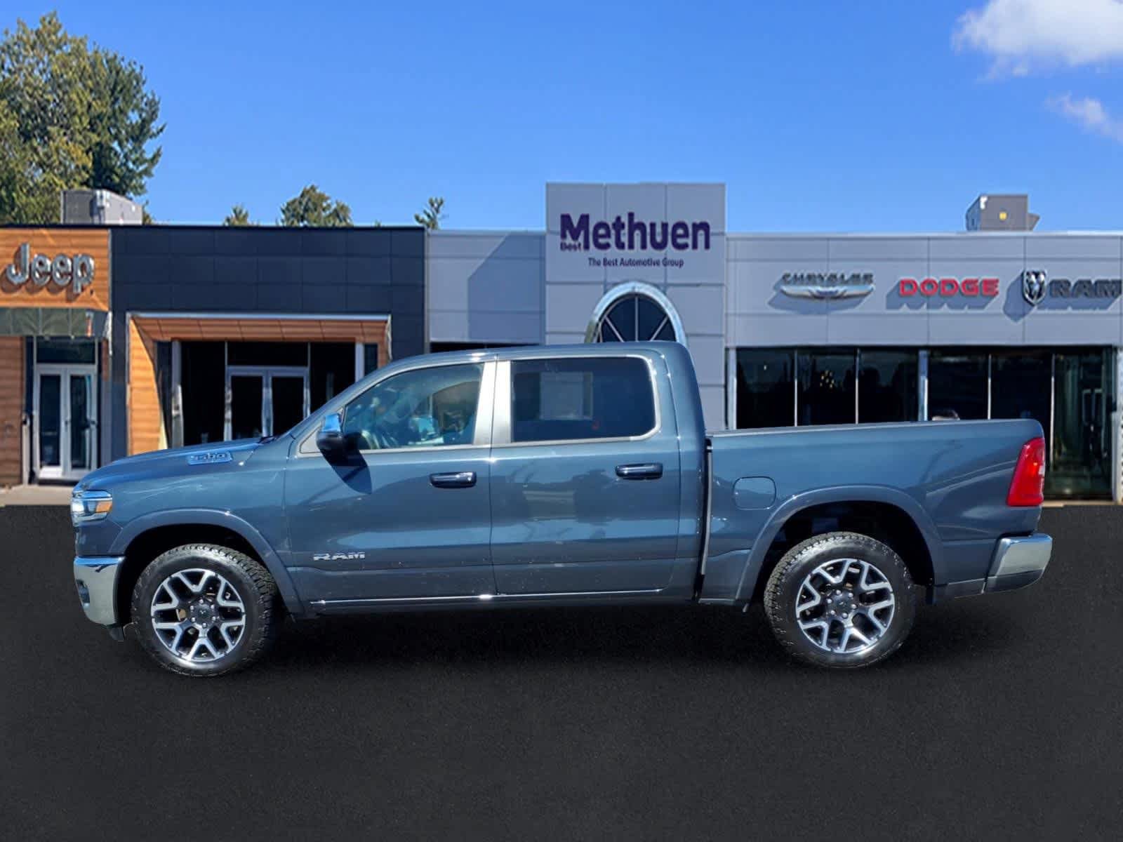 Used 2025 RAM 1500 Laramie AWD/4WD image 8