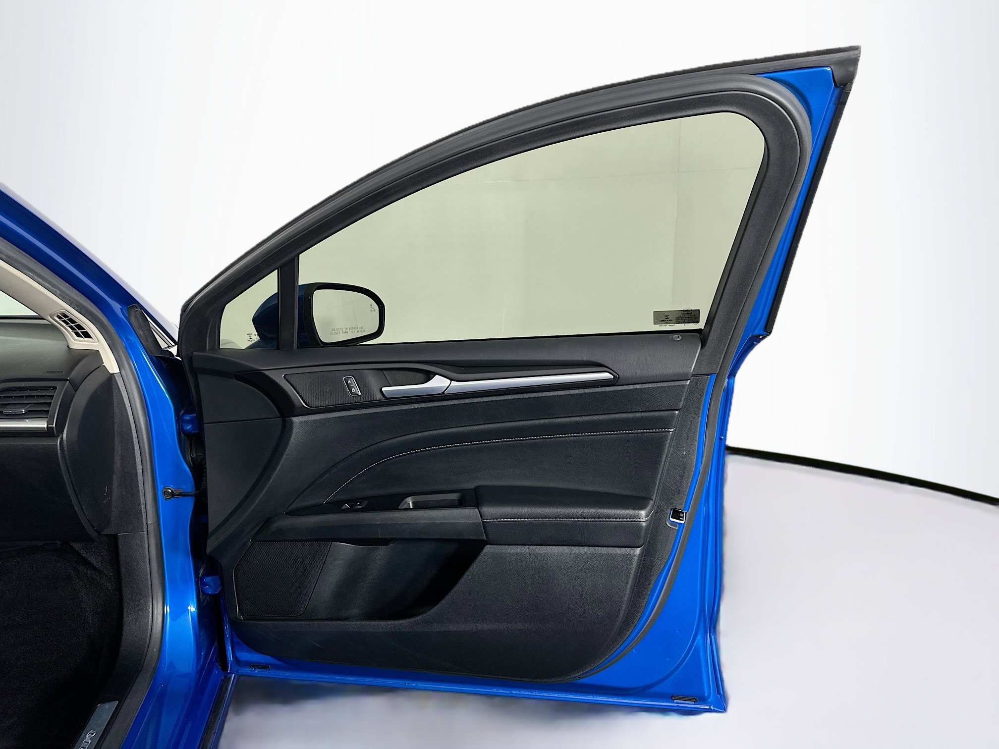 Used 2019 Ford Fusion Energi Titanium image 33