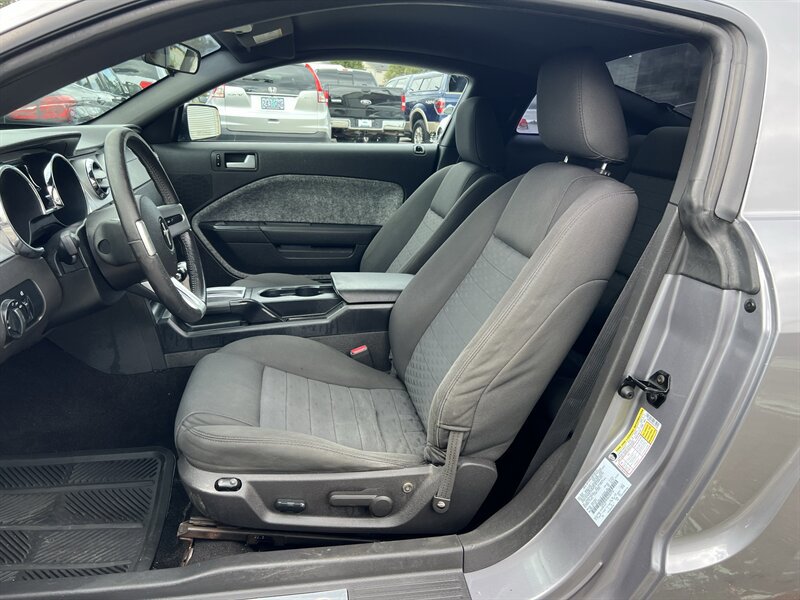 Used 2006 Ford Mustang GT RWD image 9