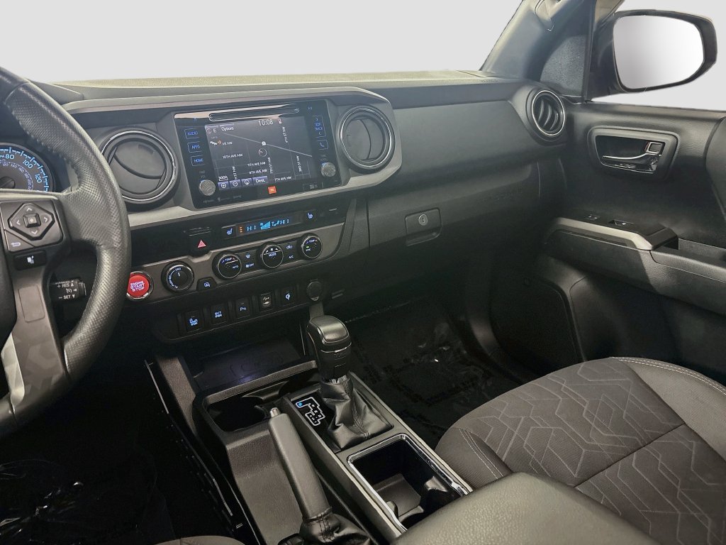 Used 2017 Toyota Tacoma TRD Off-Road AWD/4WD image 27