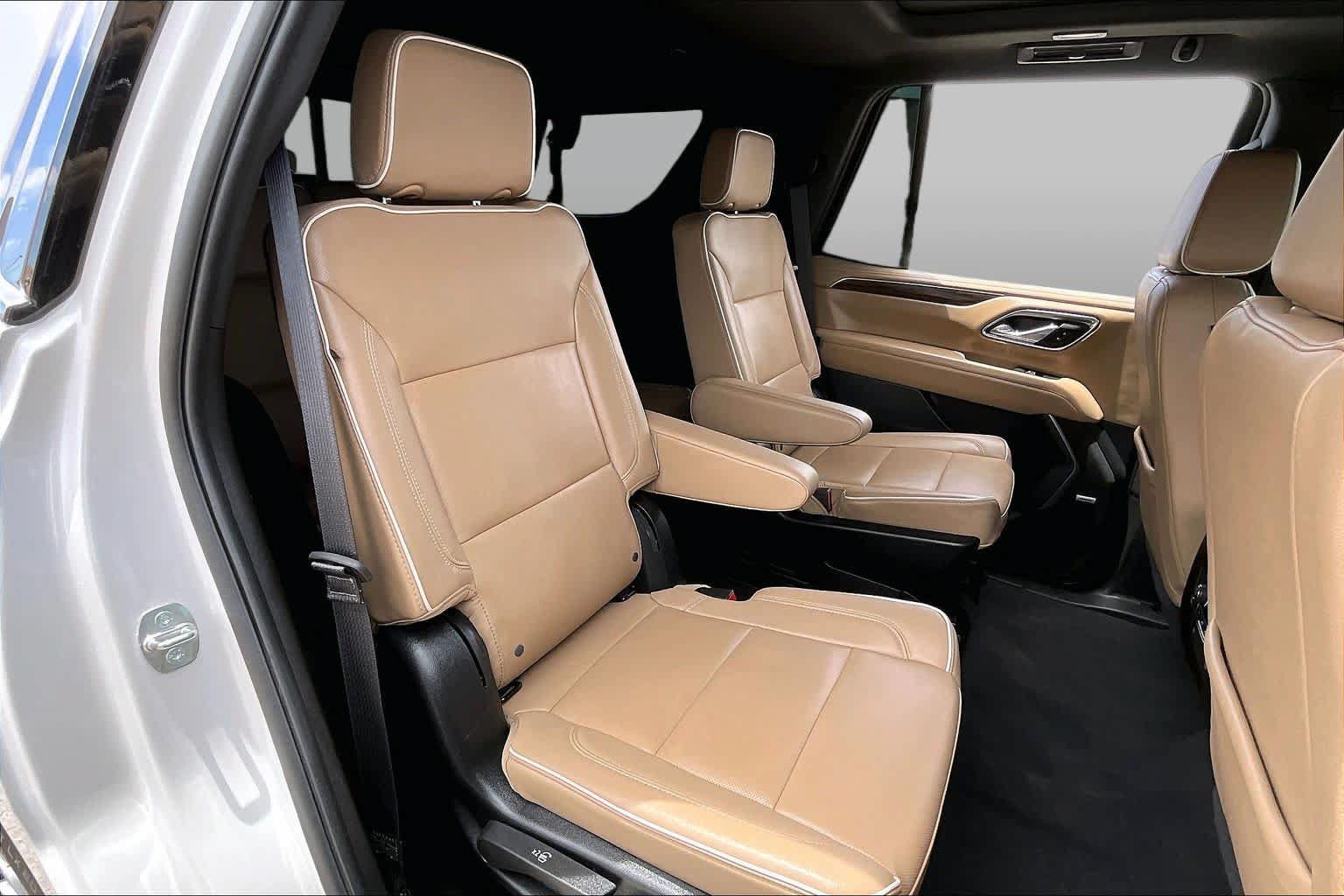 Used 2024 Chevrolet Tahoe Premier AWD/4WD image 19