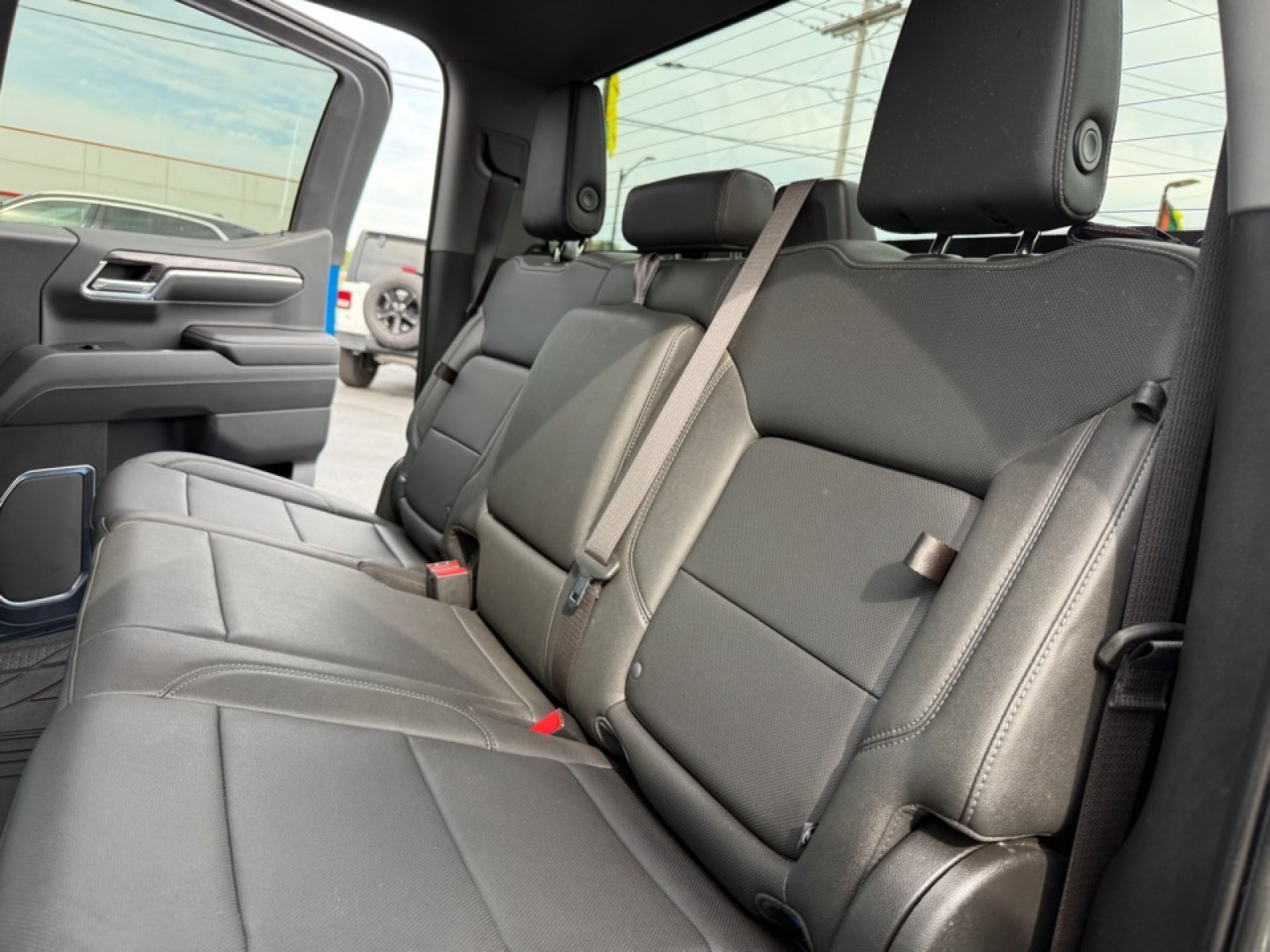 Used 2022 Chevrolet Silverado 1500 LTZ AWD/4WD image 29