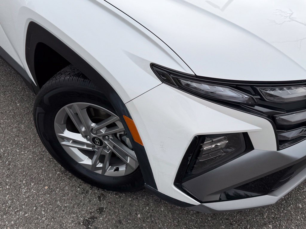 Used 2025 Hyundai Tucson SE AWD/4WD image 2