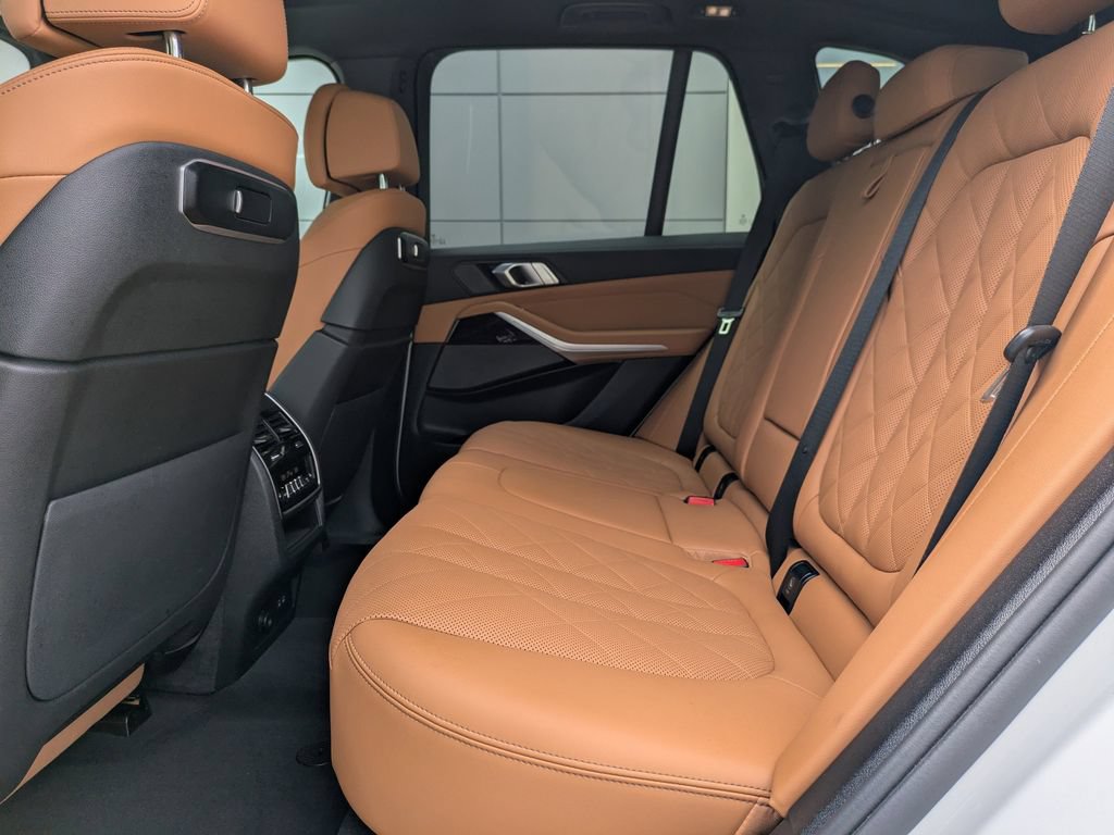 Used 2026 BMW X5 sDrive40i w/ Climate Comfort Package RWD image 16