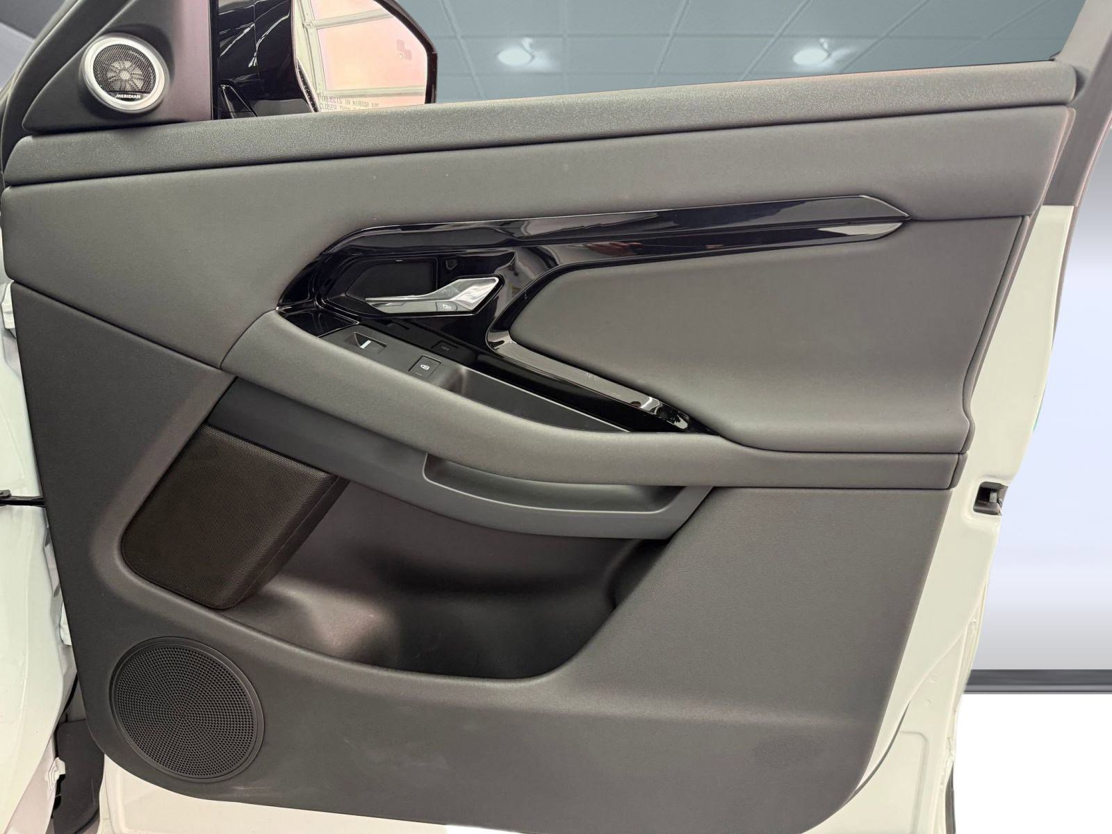 Used 2024 Land Rover Range Rover Evoque S image 22