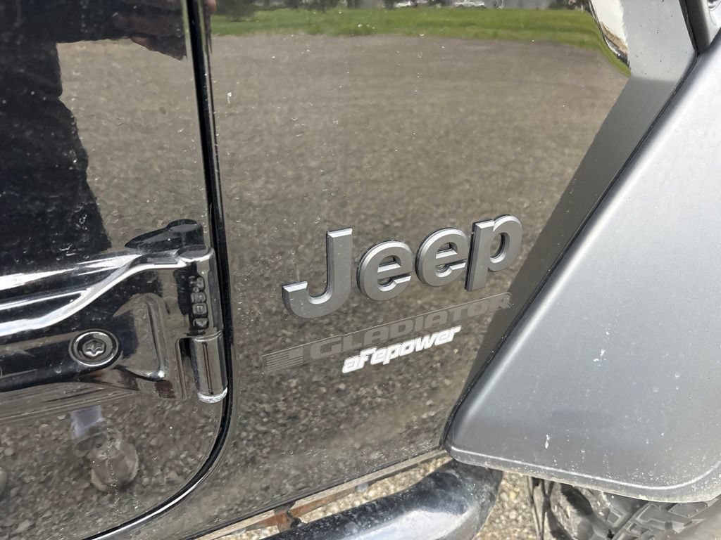 Used 2023 Jeep Gladiator Sport w/ Trailer Tow Package AWD/4WD image 4