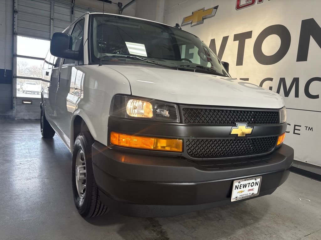 New 2025 Chevrolet Express 2500 Work Van w/ Driver Convenience Package image 38