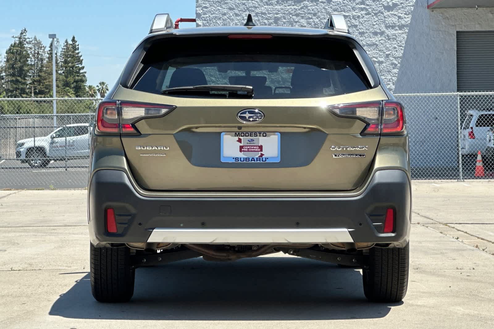 Used 2022 Subaru Outback Touring XT AWD/4WD image 4