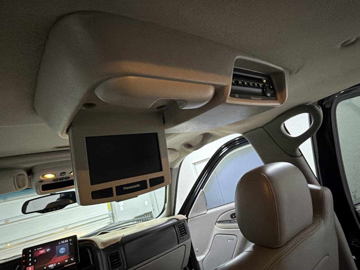 Used 2005 Chevrolet Avalanche Z71 w/ Sun And Sound Package image 26