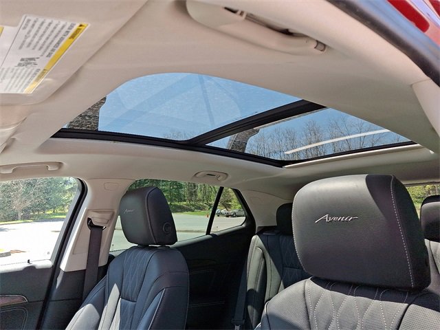 Certified 2022 Buick Envision Avenir w/ Technology Package II image 14