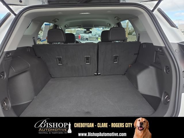 Used 2024 GMC Terrain SLE w/ LPO, Floor Liner Package FWD image 21