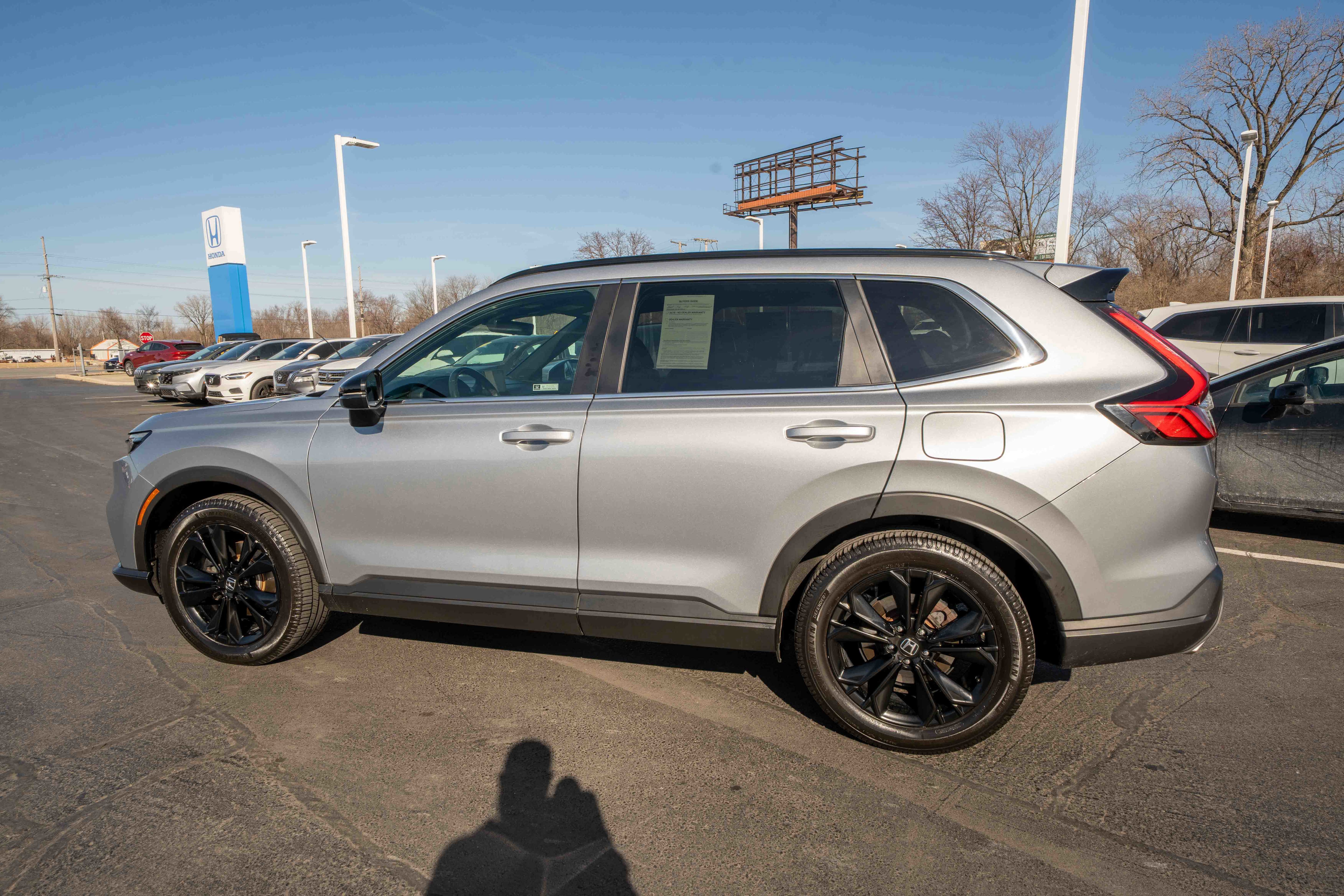 Used 2023 Honda CR-V Sport Touring image 4