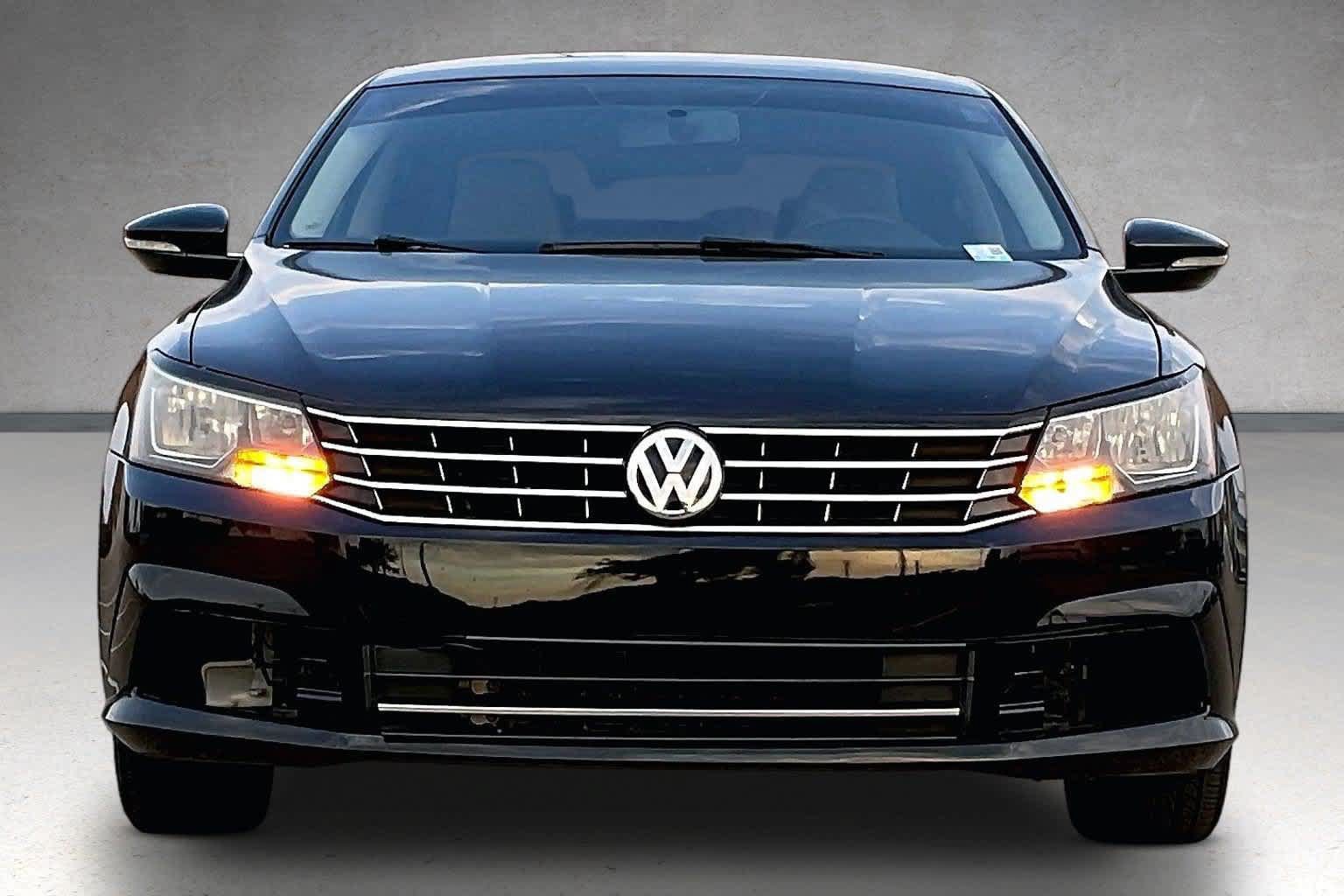 Used 2018 Volkswagen Passat 2.0T S w/ Driver Assistance Package FWD image 6