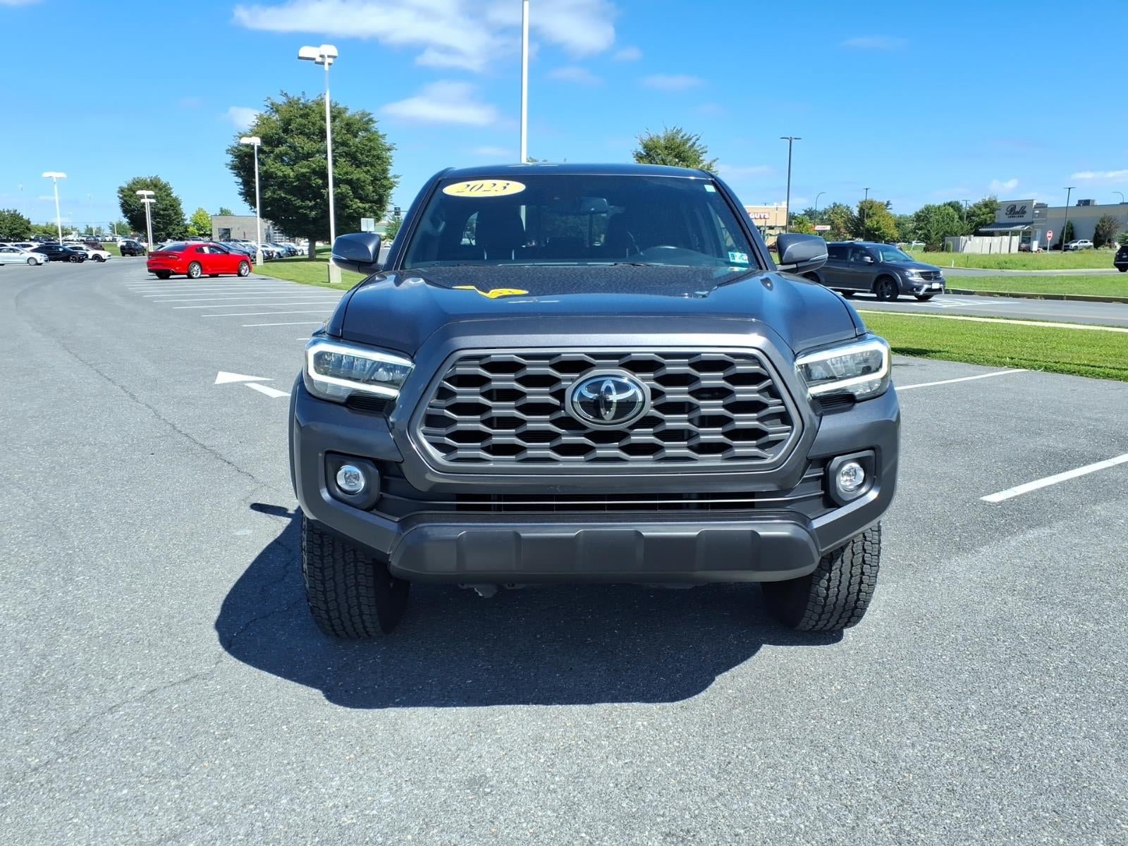 Used 2023 Toyota Tacoma TRD Off-Road w/ Technology Package AWD/4WD image 2