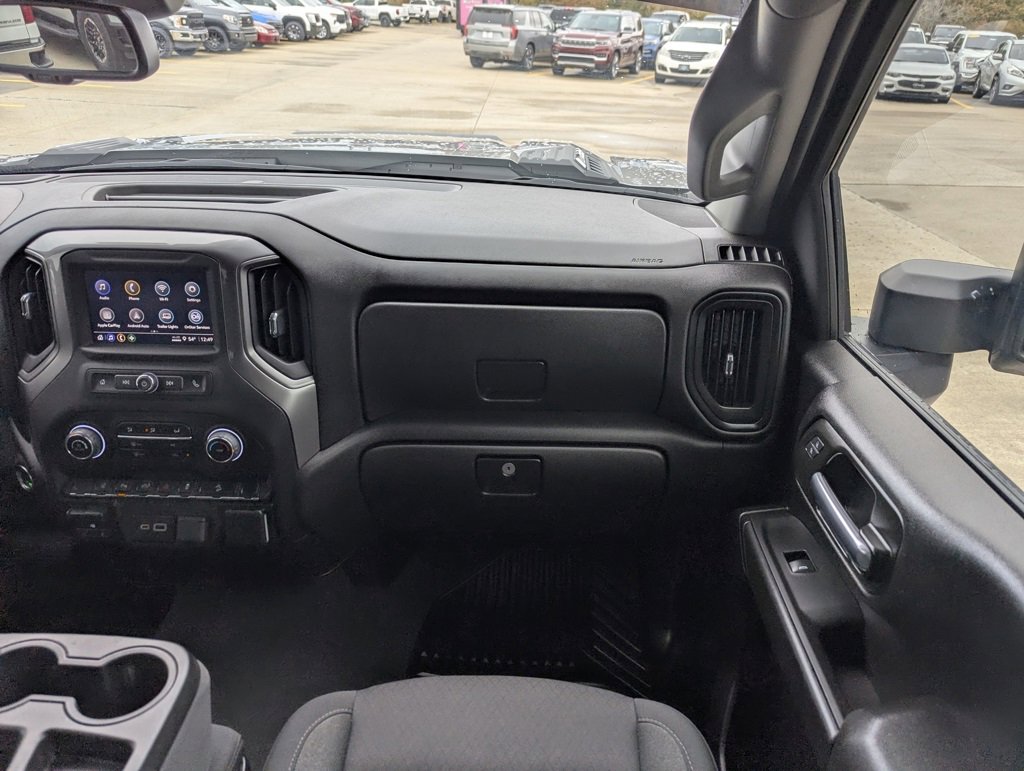 Used 2025 Chevrolet Silverado 2500 Custom w/ Custom Value Package image 4