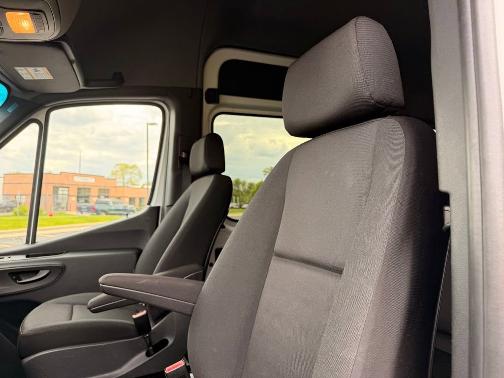 Used 2024 Mercedes-Benz Sprinter 2500 image 13