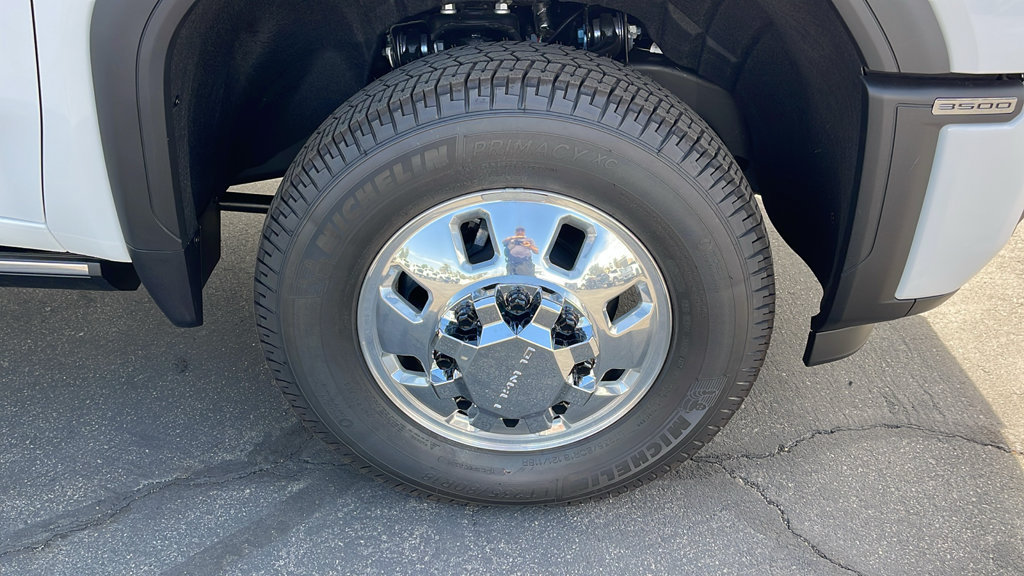 New 2026 GMC Sierra 3500 Denali Ultimate AWD/4WD image 9