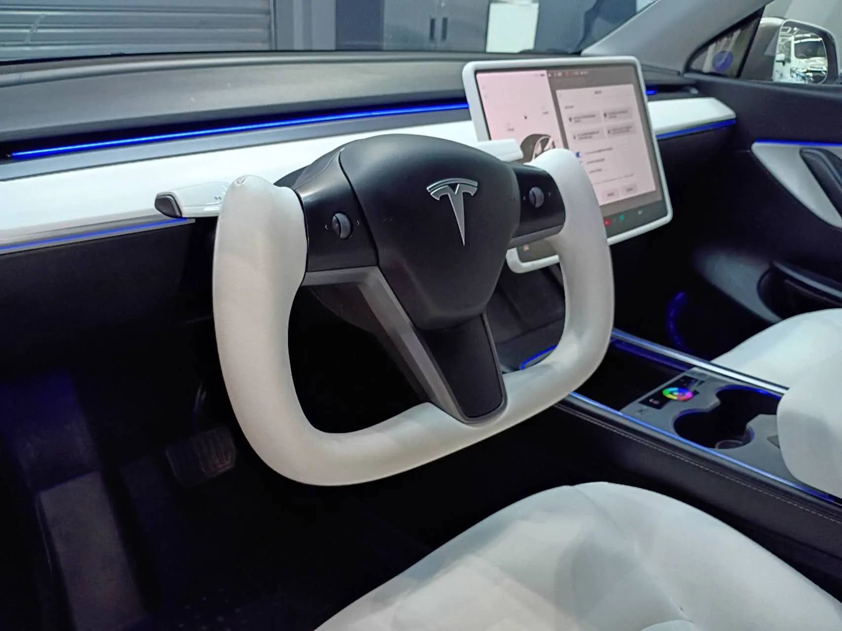 Used 2022 Tesla Model Y Long Range AWD/4WD image 15