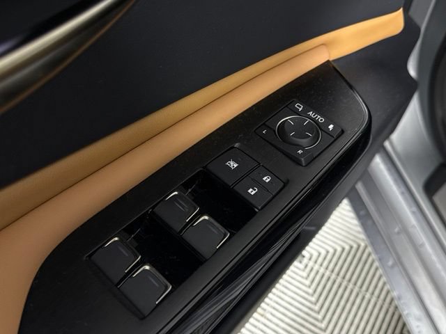 Certified 2025 Lexus ES 300h w/ Technology Package FWD image 28