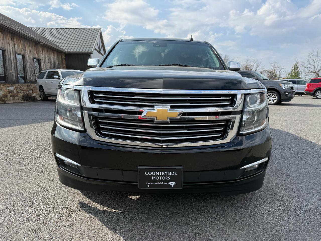 Used 2018 Chevrolet Suburban Premier image 9