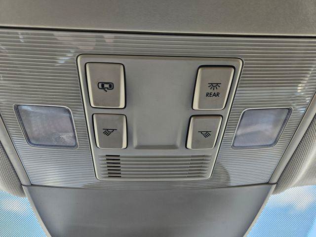 Used 2025 Volkswagen Taos SE AWD/4WD image 33
