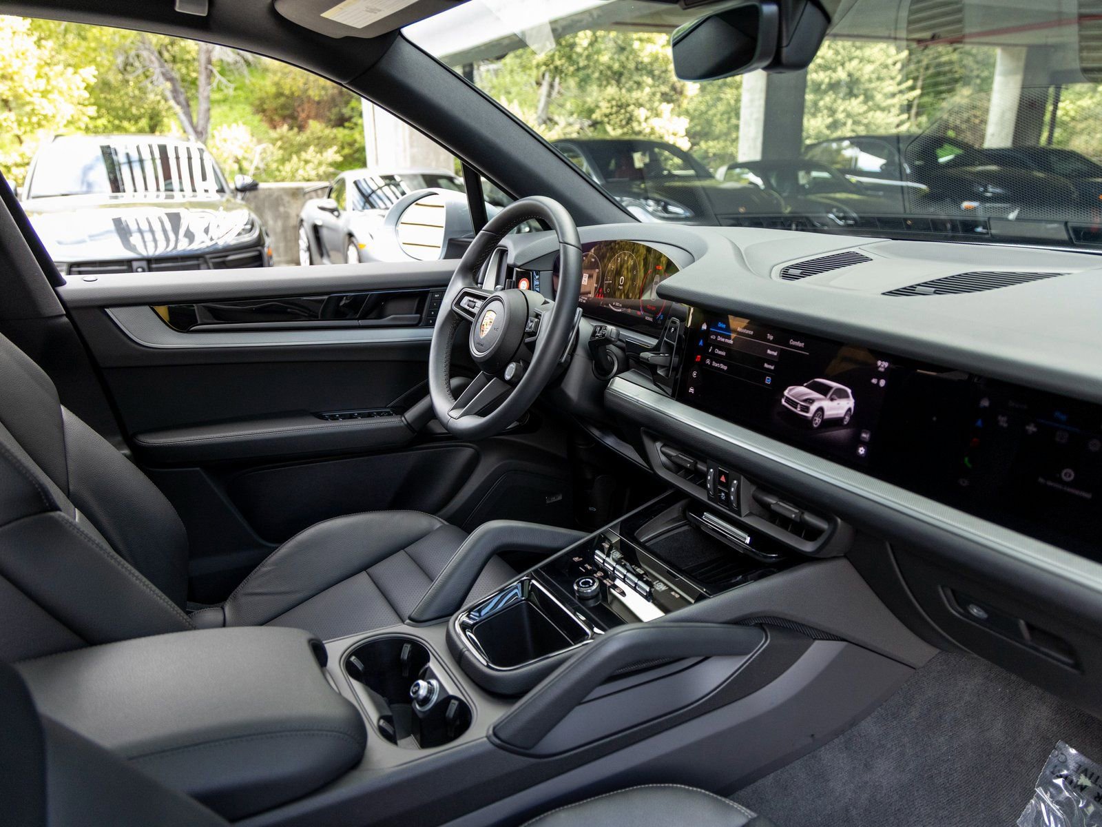 Certified 2025 Porsche Cayenne image 51