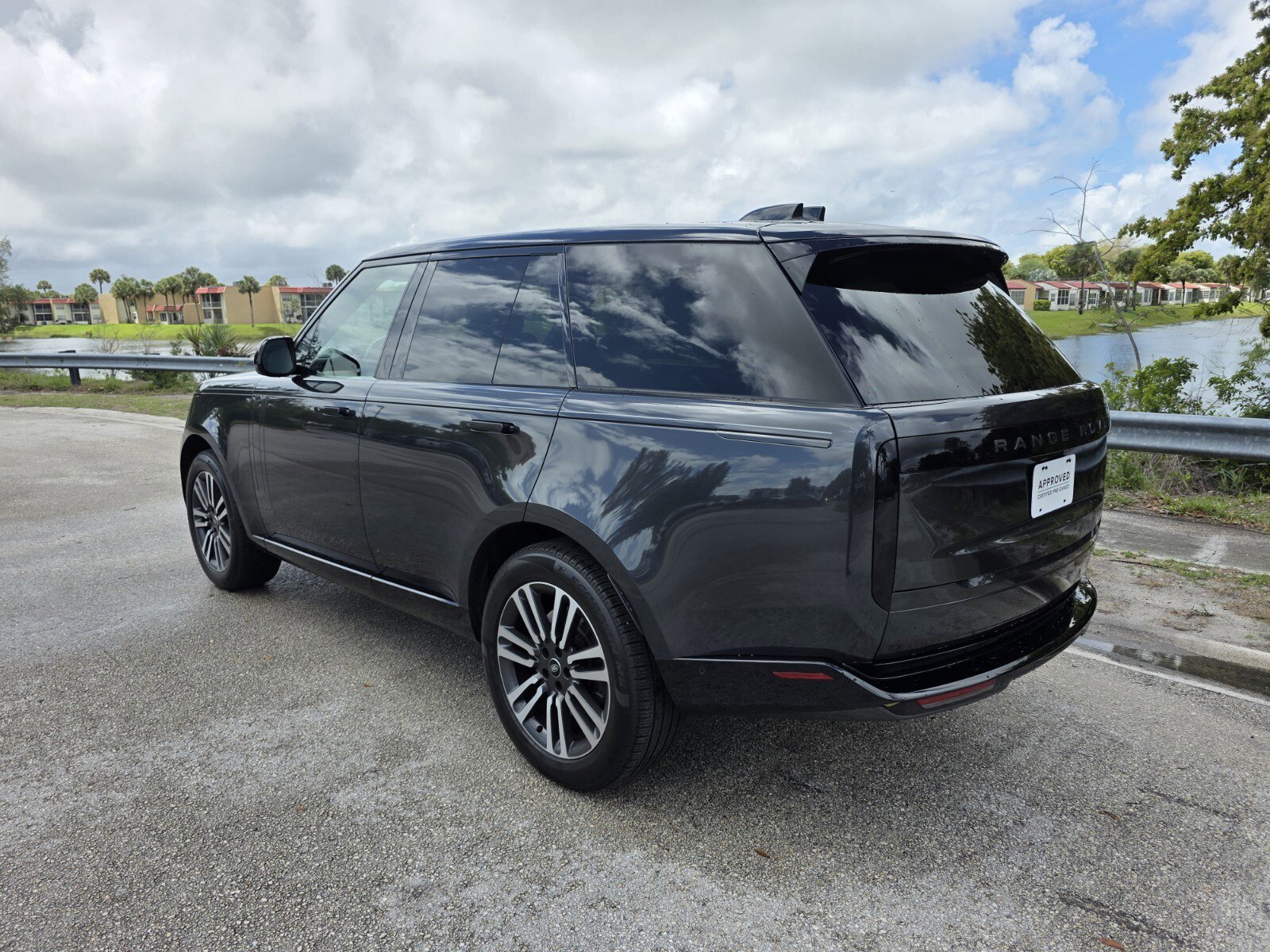 Certified 2025 Land Rover Range Rover SE video 2