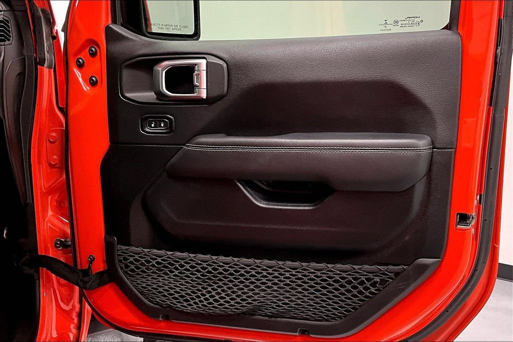 Used 2020 Jeep Wrangler Unlimited Sahara w/ Uconnect 4C Nav & Sound Group AWD/4WD image 23