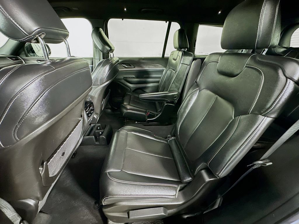 Certified 2024 Jeep Grand Cherokee L Limited w/ Luxury Tech Group II AWD/4WD image 37