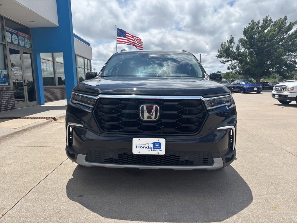 Used 2023 Honda Pilot Touring image 2