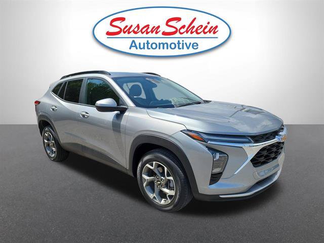 Used 2025 Chevrolet Trax LT FWD image 21