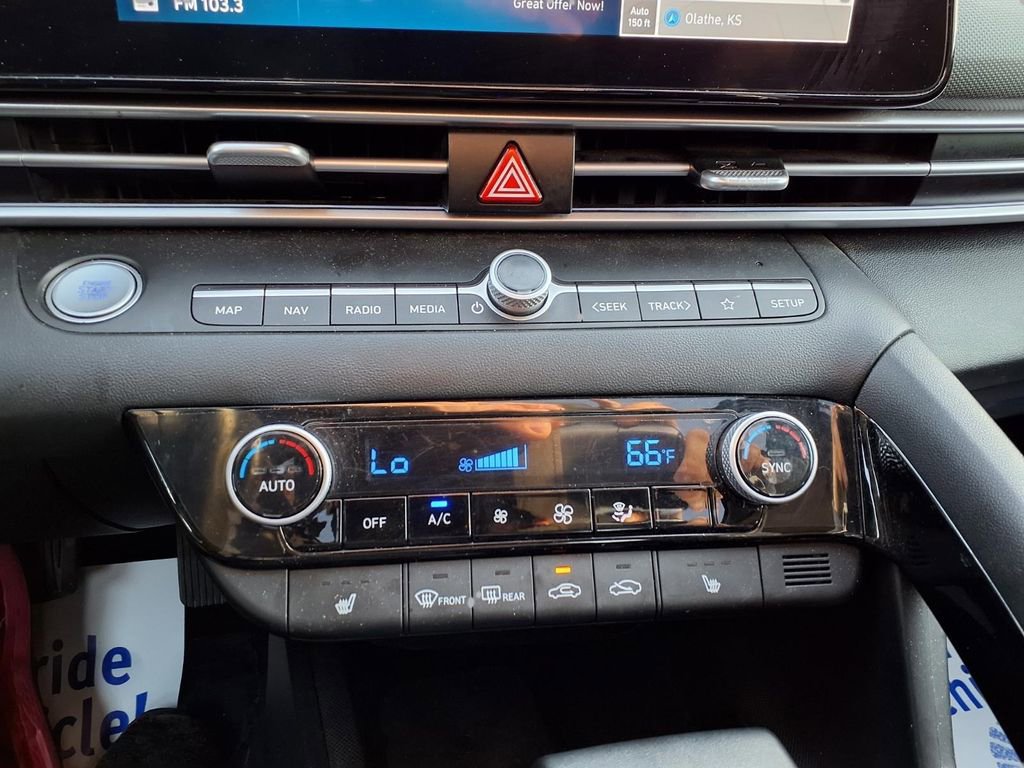 Used 2025 Hyundai Elantra SEL FWD image 9