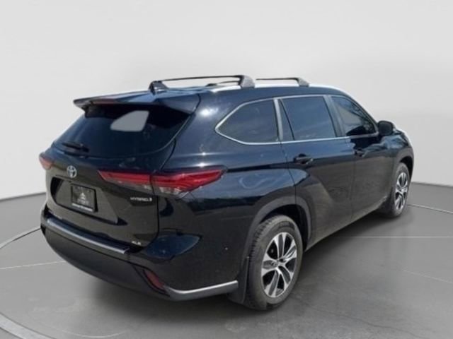 Used 2023 Toyota Highlander XLE AWD/4WD image 6