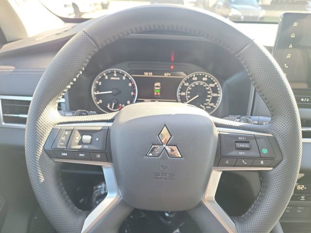 New 2026 Mitsubishi Outlander SE image 24