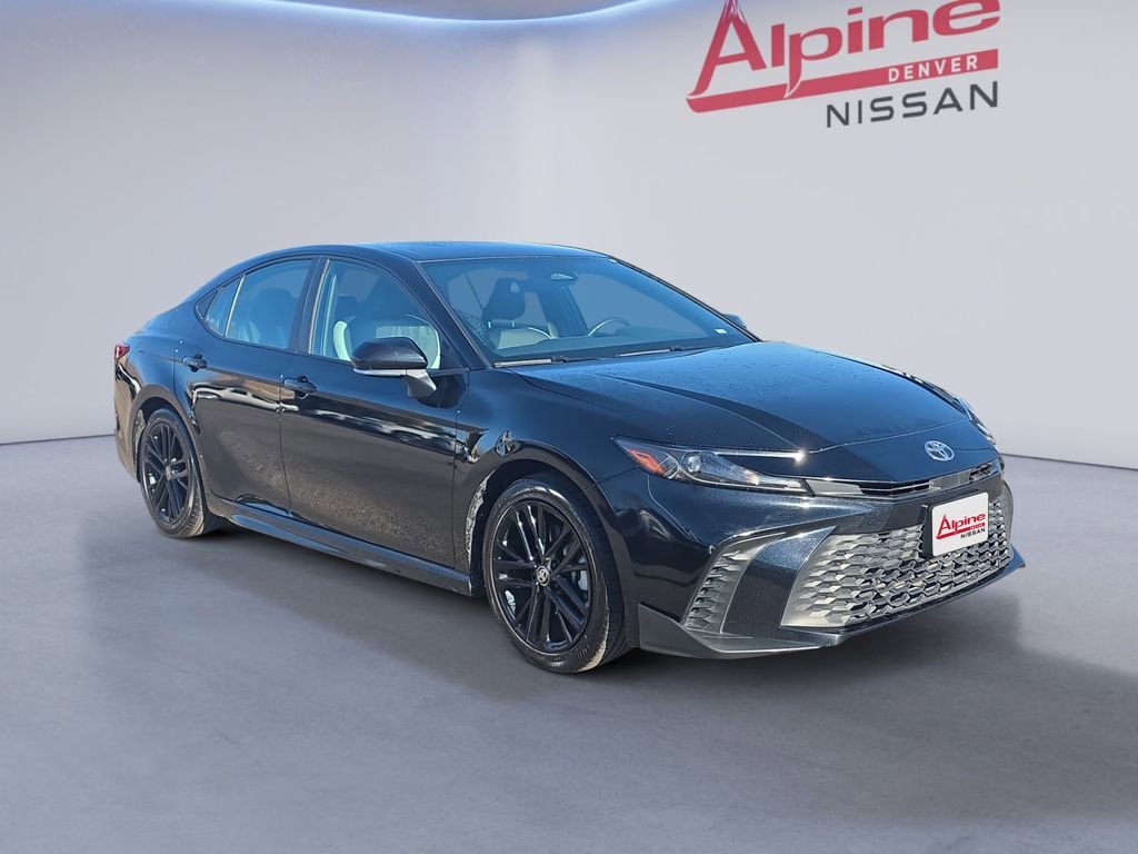 Used 2025 Toyota Camry SE image 7