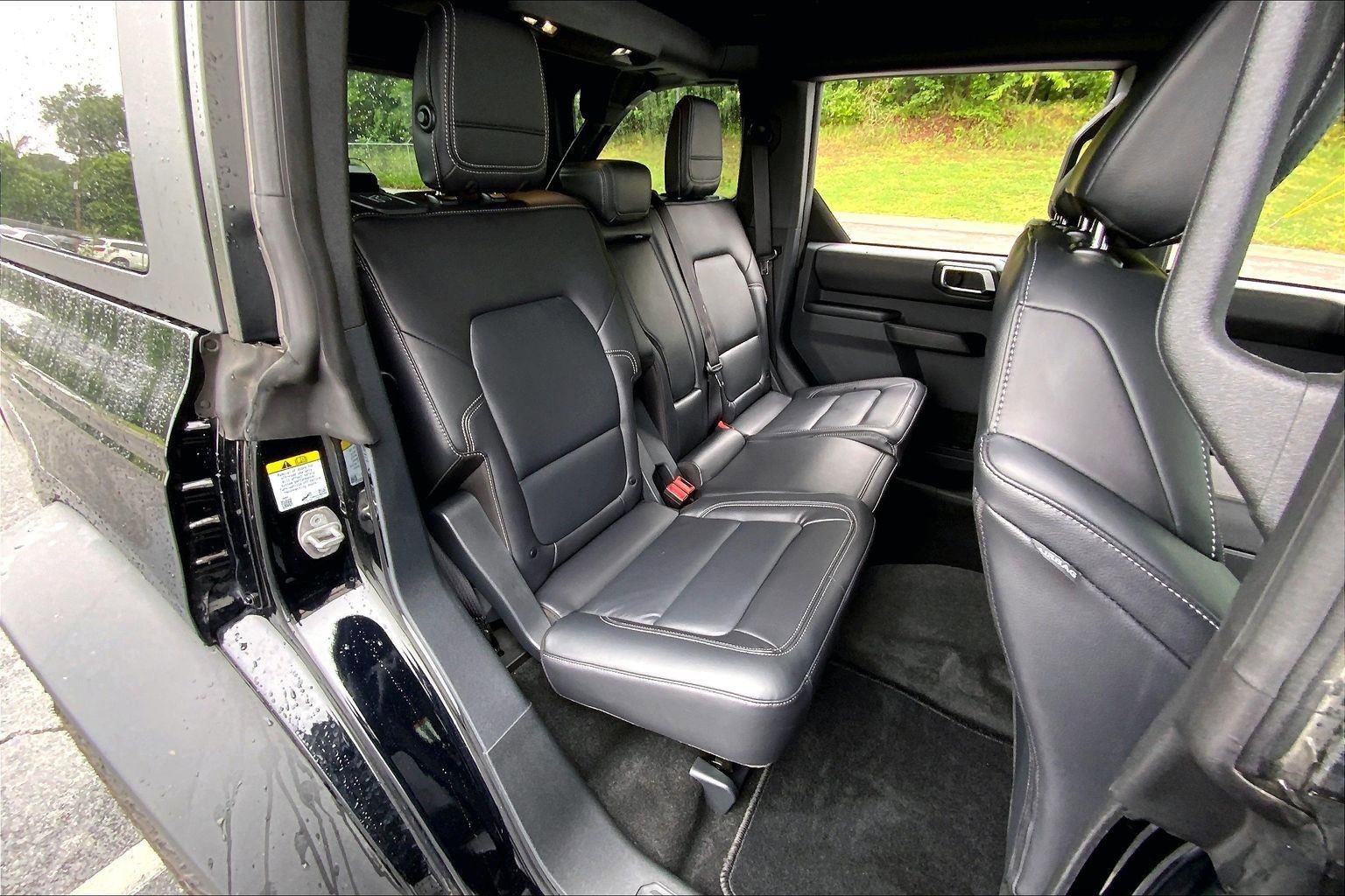 Used 2025 Ford Bronco Outer Banks w/ Sasquatch Package AWD/4WD image 25