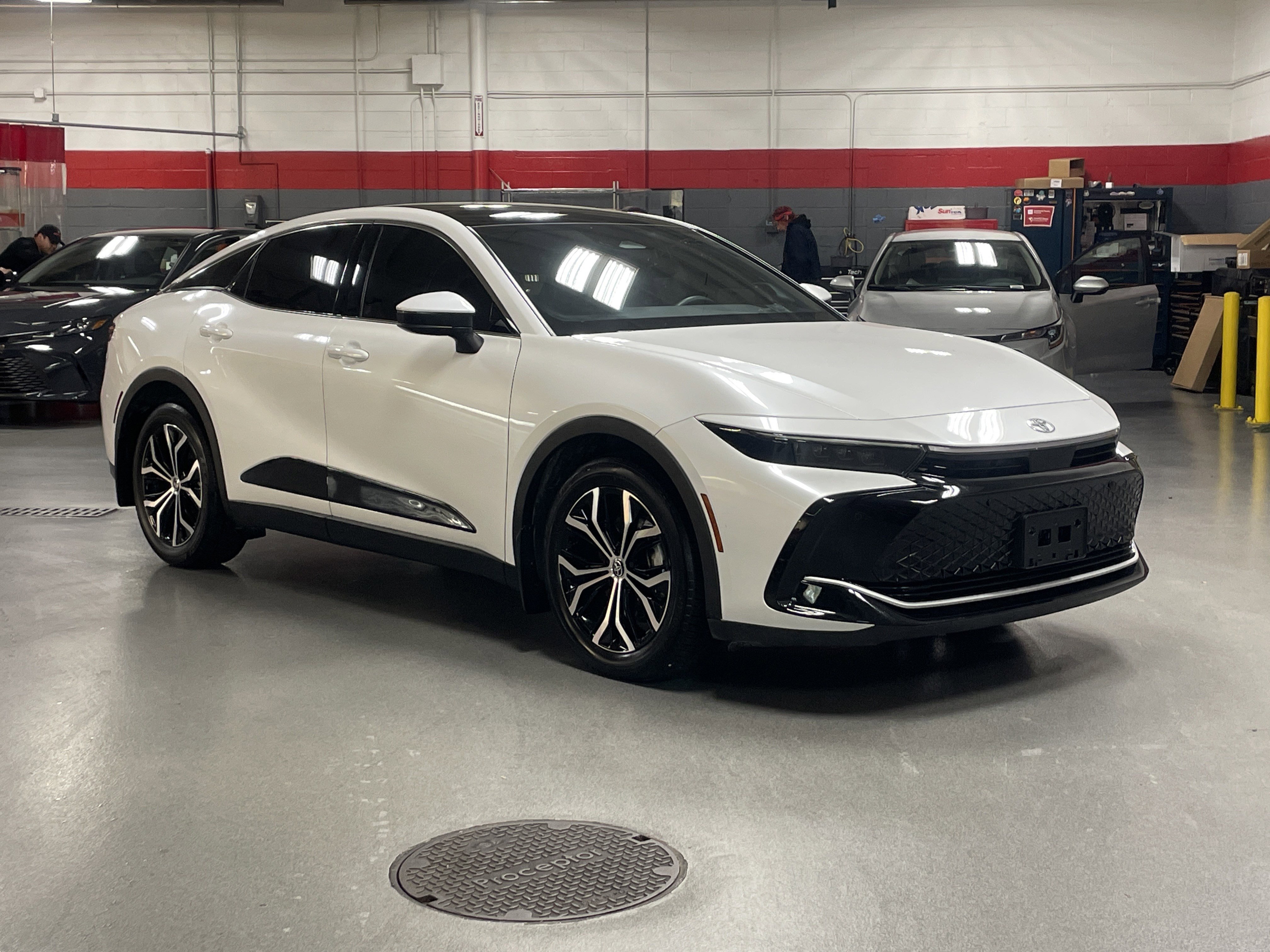 Used 2023 Toyota Crown Limited video 2