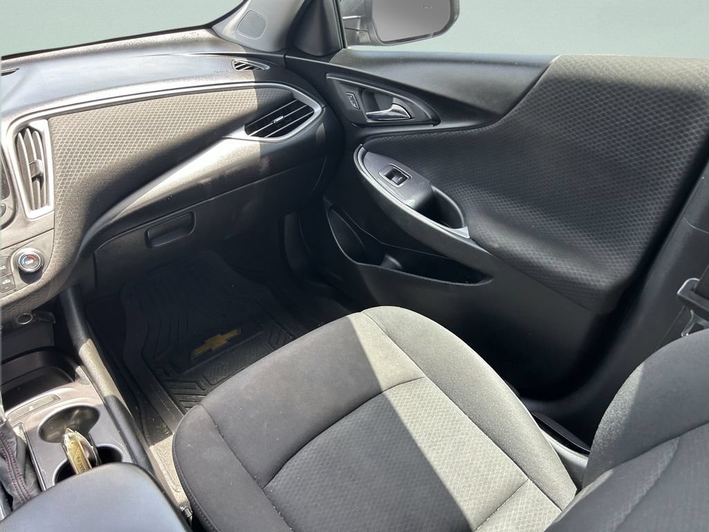 Used 2023 Chevrolet Malibu RS FWD image 18