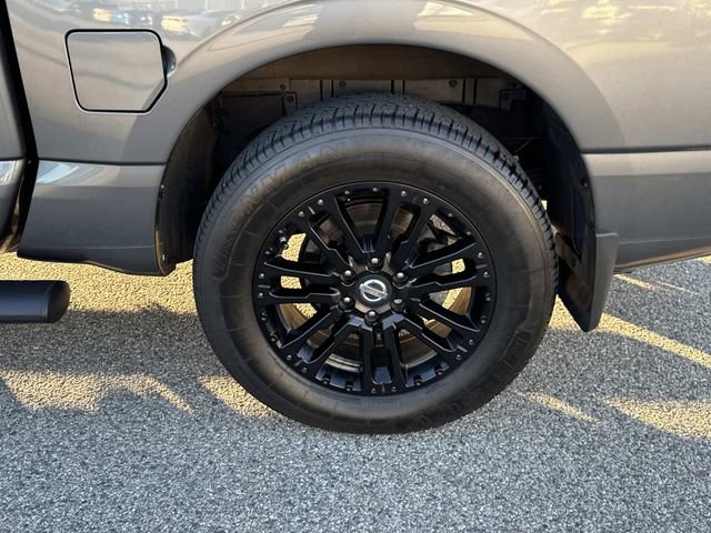 Used 2019 Nissan Titan SV w/ SV Convenience Package image 8