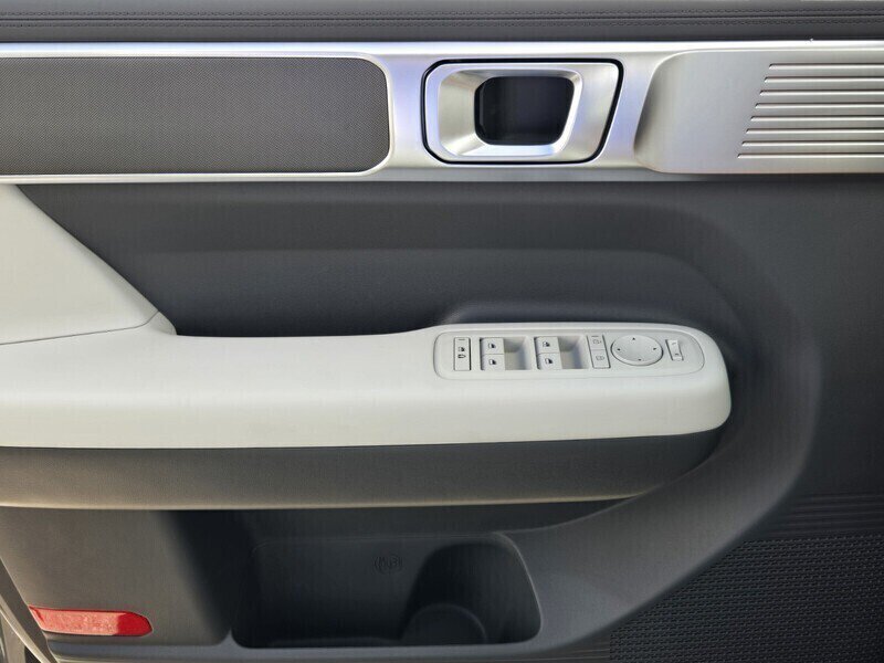 New 2026 Hyundai Santa Fe SE FWD image 13