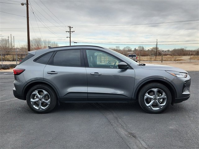 Used 2025 Ford Escape ST-Line image 2