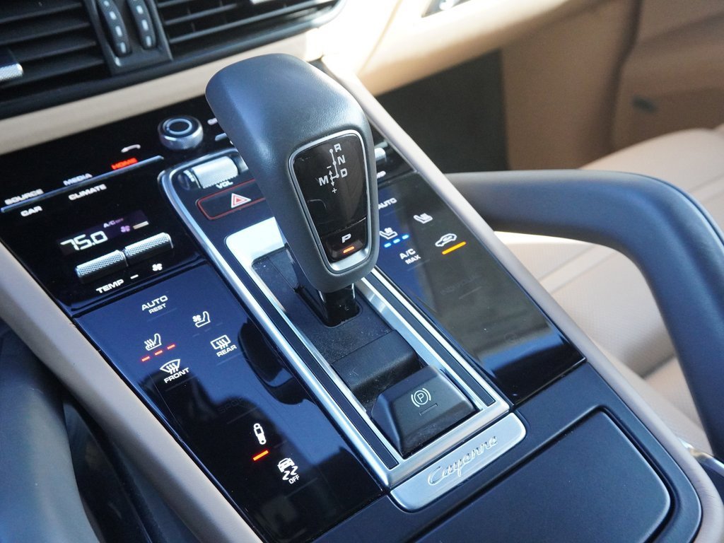 Used 2020 Porsche Cayenne Turbo image 60