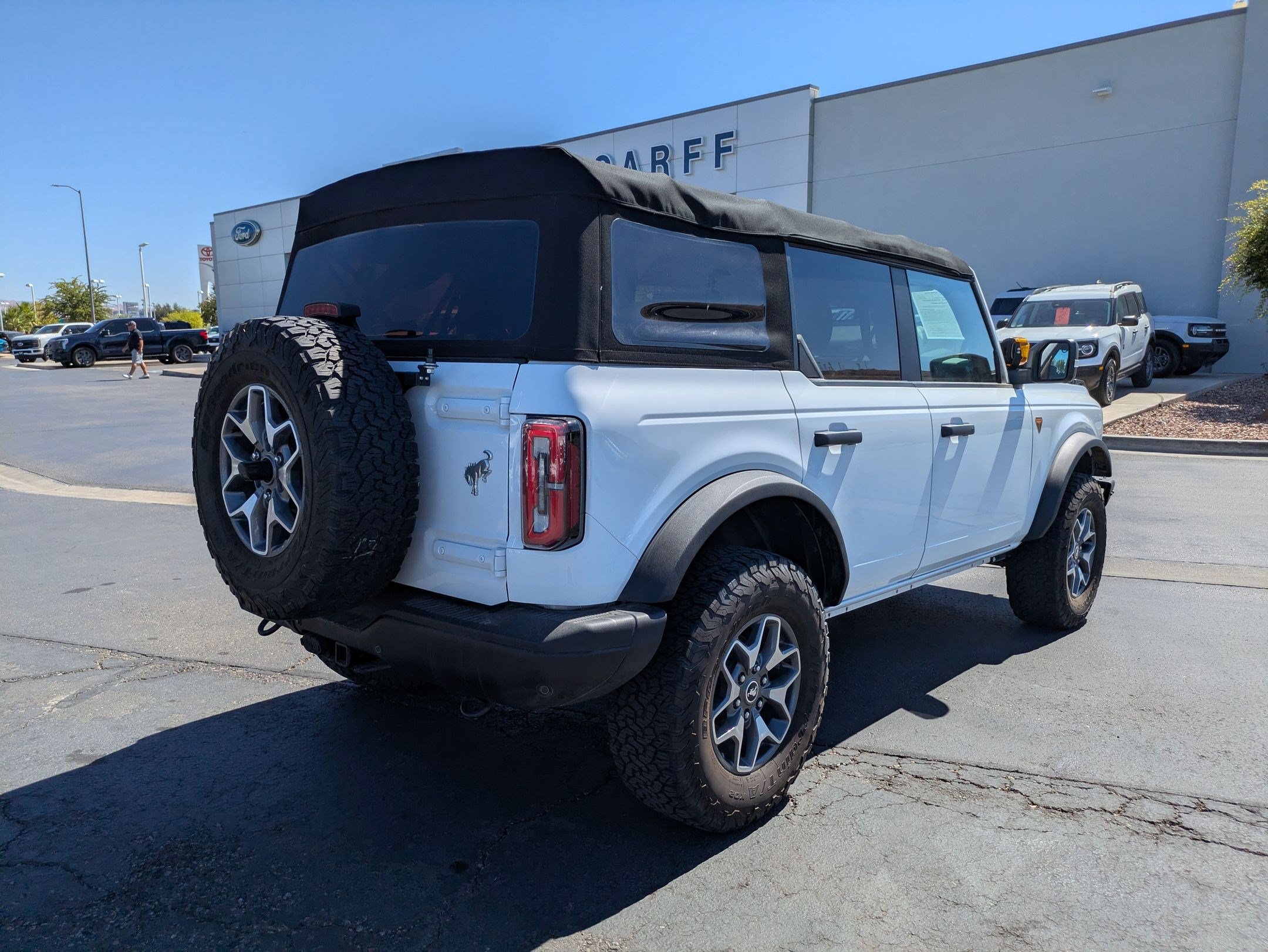 Used 2022 Ford Bronco Badlands AWD/4WD image 4